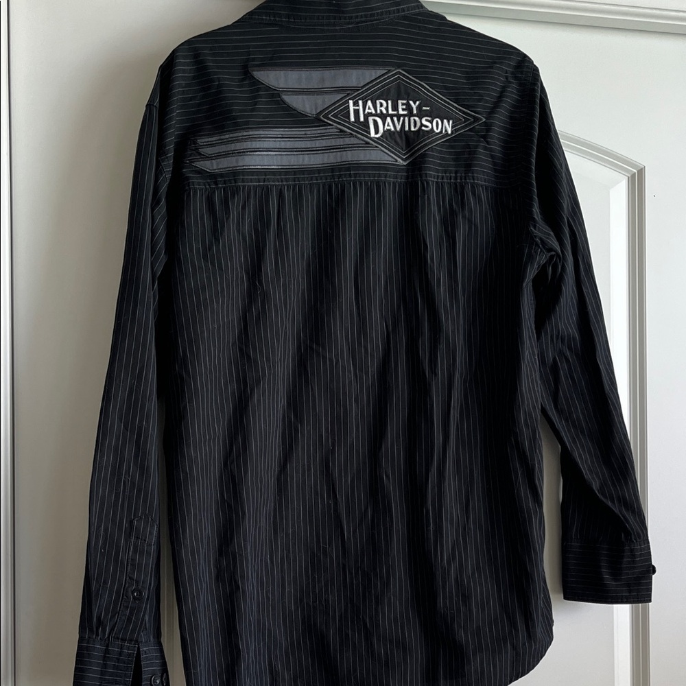 Harley Davidson black & gray striped embroidered cotton button-down shirt M